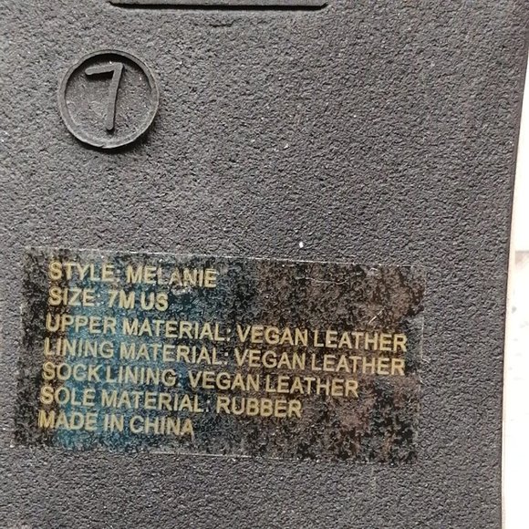 Rue 21 Womens Melanie Slide Sandal Gold Leather Wide Upper Strap Flat Heel 7M‎ - Picture 9 of 9